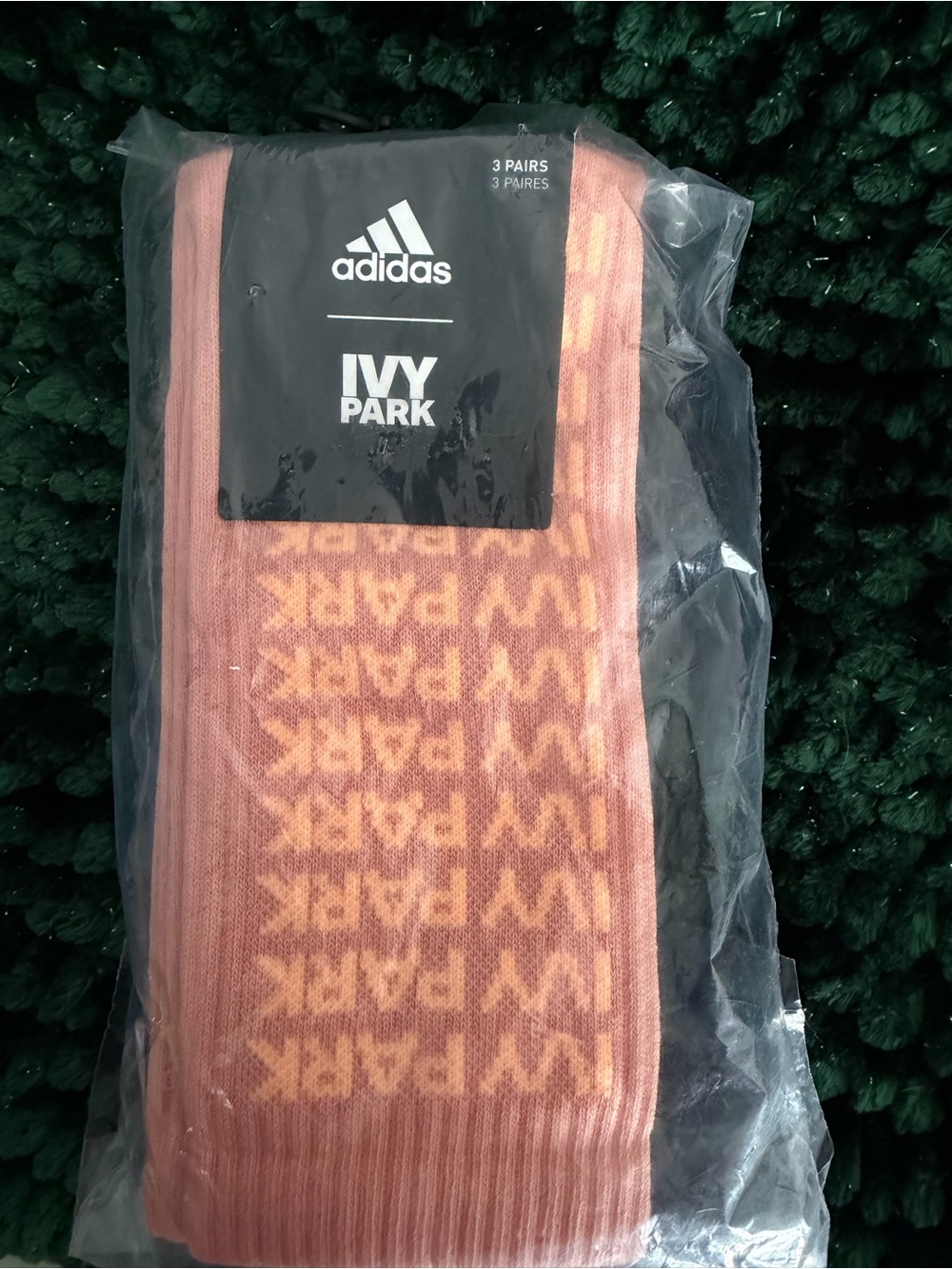 IVY PARK Crew Socks - Rose Pink and Pale Peach and Blue M